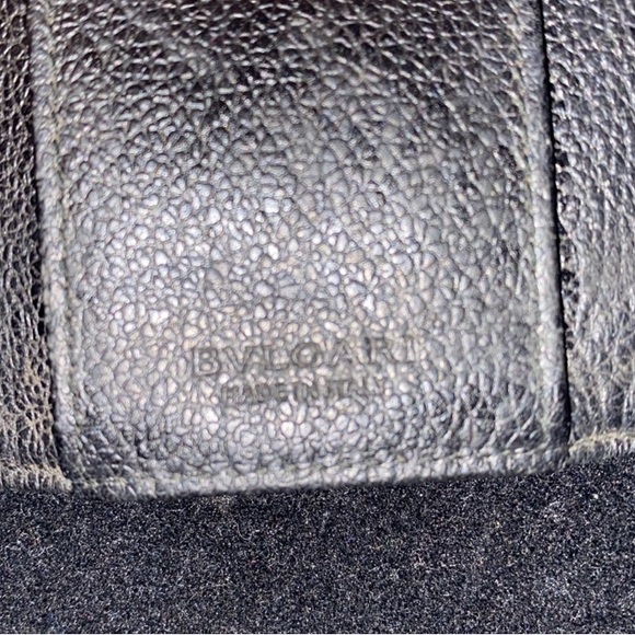 Authentic BVLGARI Ribbed 4 Prong Leather Key holder In Excellent Condition - Picture 8 of 10